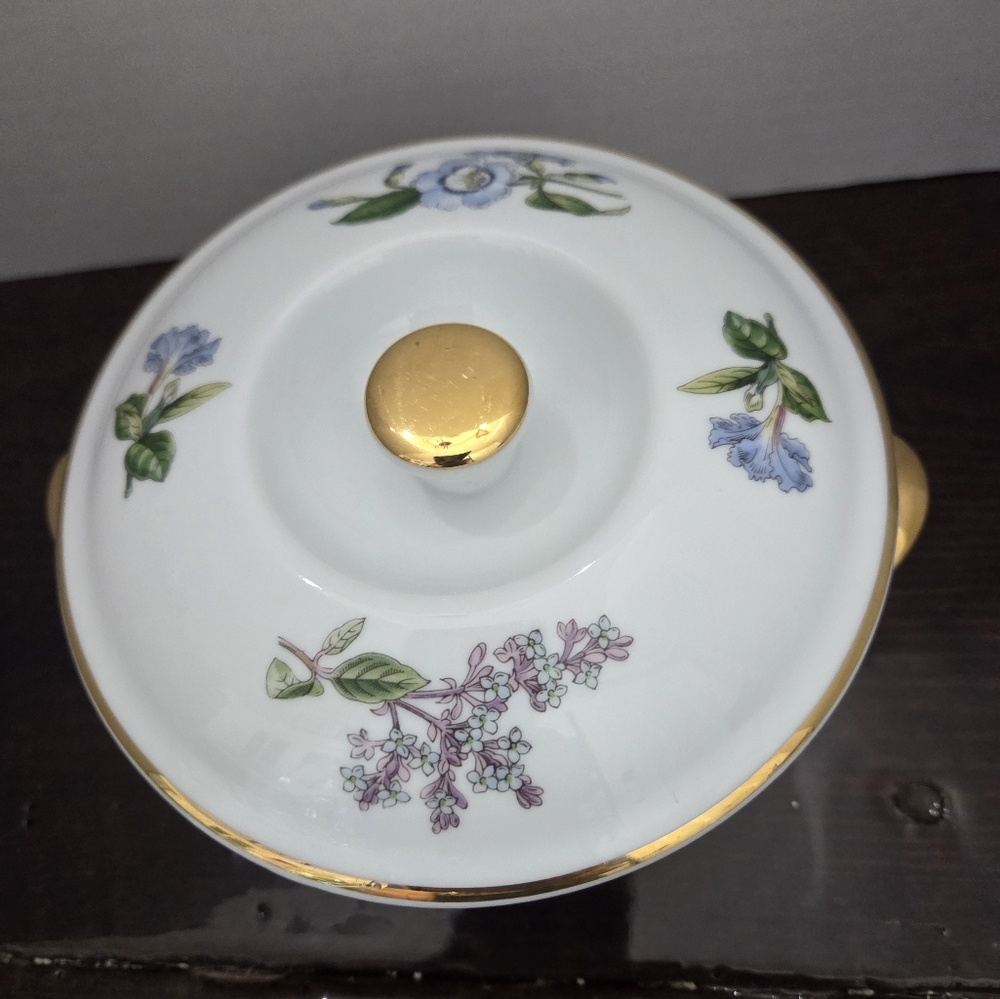 Spode Stafford Floral Porcelain Round Bowl with Lid - Picture 2 of 14